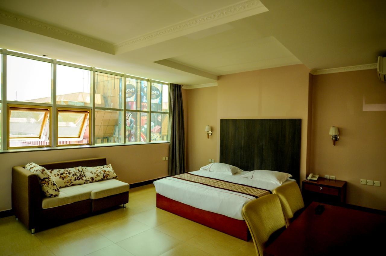 Russell Hotel Kampala Exterior foto