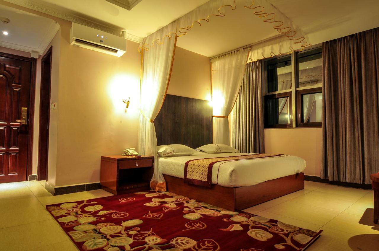 Russell Hotel Kampala Exterior foto